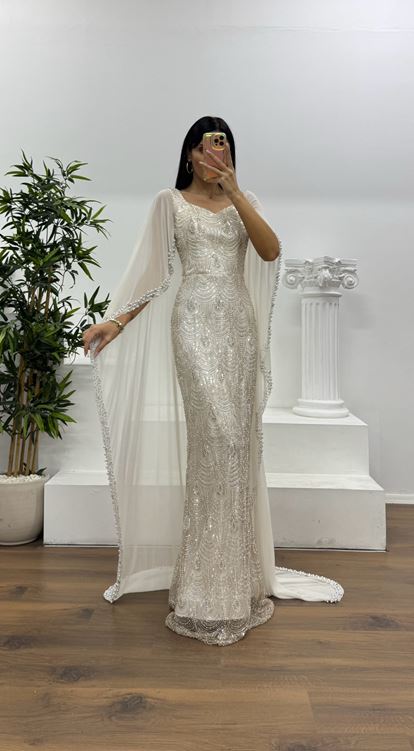 Ekru İşlemeli Pelerinli  Abiye Elbise